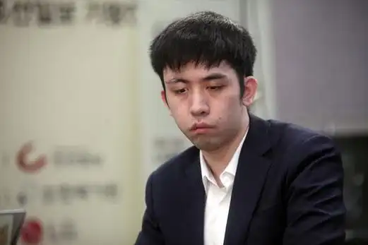 围棋领衔多项目争辉:王星昊登顶世界大赛,综合体育赛场掀起新年风暴
